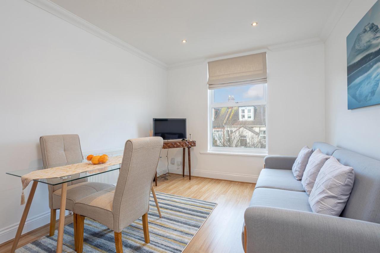 Luxury Granada Apartments - 1 & 2 Bed Flats W Free Parking Perfect For Contractors, Students Near The Beach Портсмът Екстериор снимка