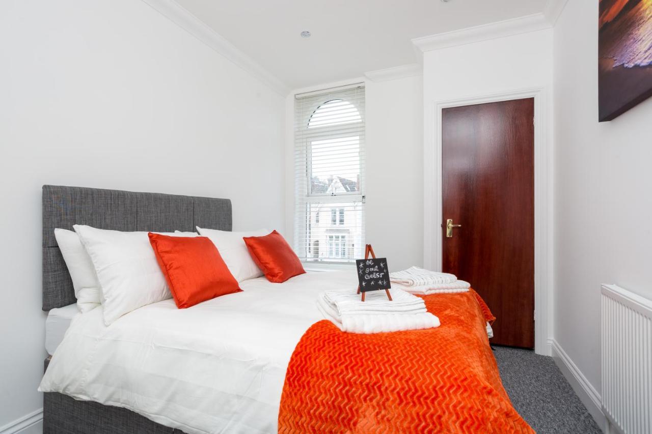 Luxury Granada Apartments - 1 & 2 Bed Flats W Free Parking Perfect For Contractors, Students Near The Beach Портсмът Стая снимка