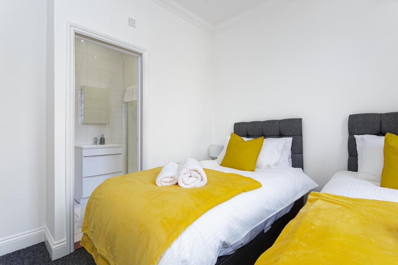 Luxury Granada Apartments - 1 & 2 Bed Flats W Free Parking Perfect For Contractors, Students Near The Beach Портсмът Стая снимка