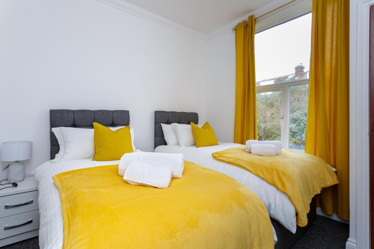 Luxury Granada Apartments - 1 & 2 Bed Flats W Free Parking Perfect For Contractors, Students Near The Beach Портсмът Стая снимка