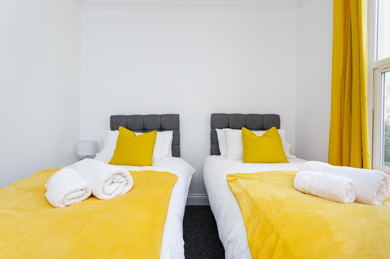 Luxury Granada Apartments - 1 & 2 Bed Flats W Free Parking Perfect For Contractors, Students Near The Beach Портсмът Стая снимка