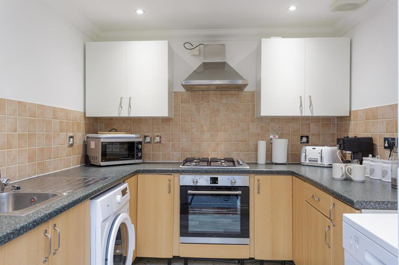 Luxury Granada Apartments - 1 & 2 Bed Flats W Free Parking Perfect For Contractors, Students Near The Beach Портсмът Стая снимка