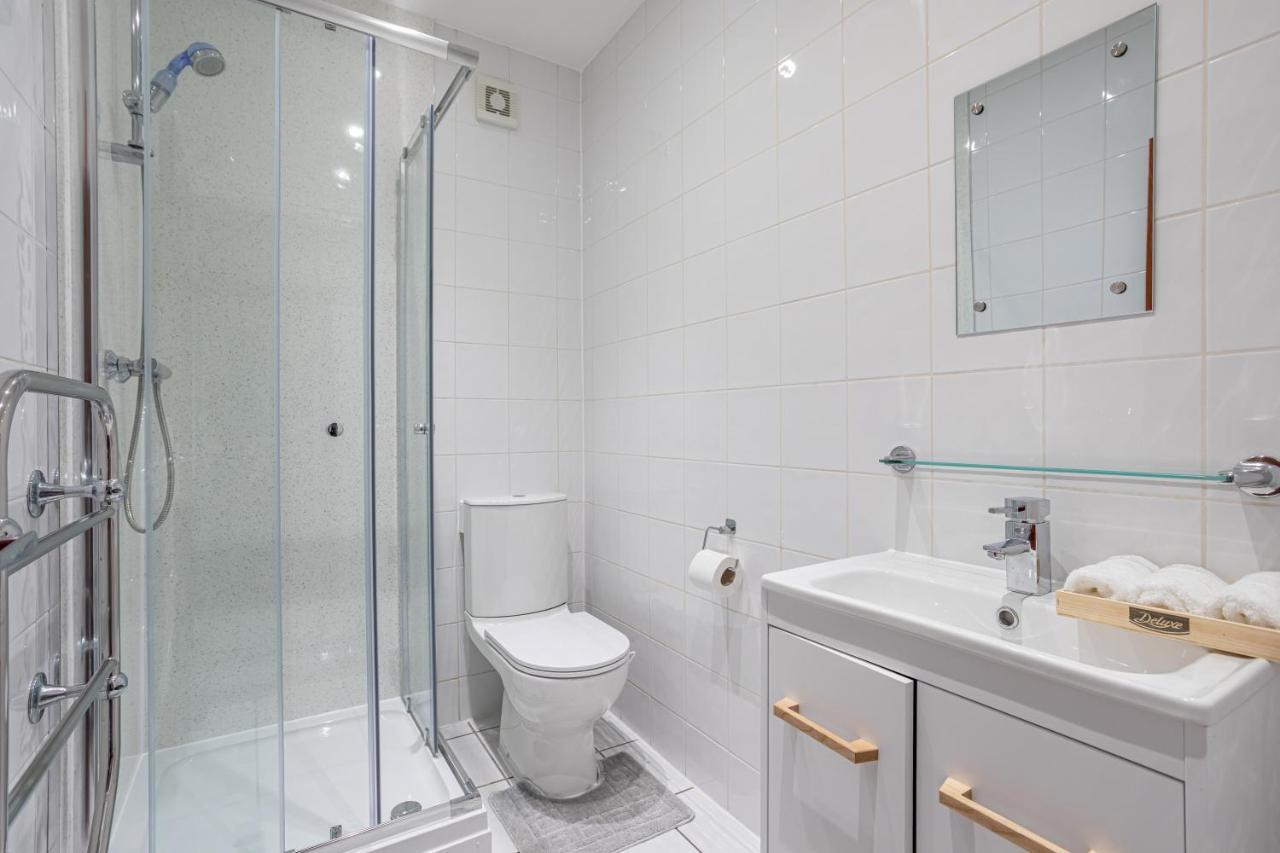 Luxury Granada Apartments - 1 & 2 Bed Flats W Free Parking Perfect For Contractors, Students Near The Beach Портсмът Екстериор снимка